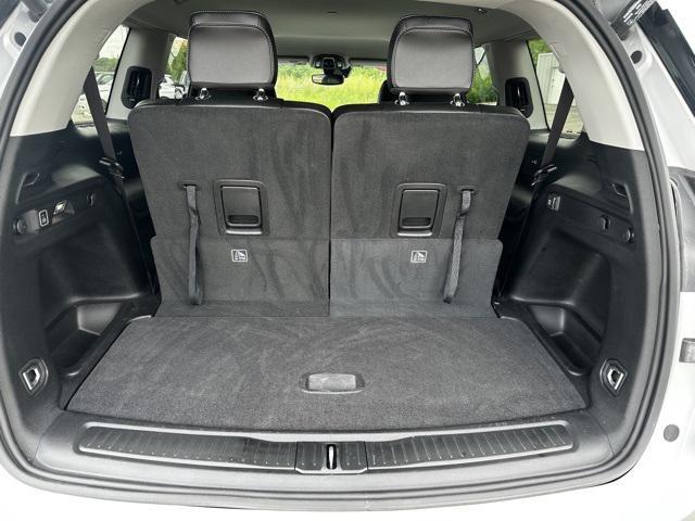 Photo of 2023 Silver Zynith Jeep Grand Cherokee L