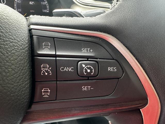 Photo of 2023 Silver Zynith Jeep Grand Cherokee L