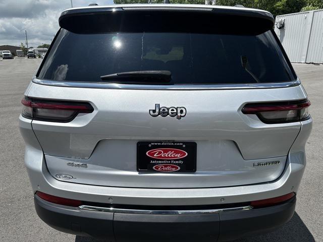 Photo of 2023 Silver Zynith Jeep Grand Cherokee L
