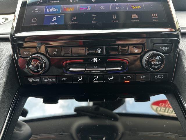 Photo of 2023 Silver Zynith Jeep Grand Cherokee L