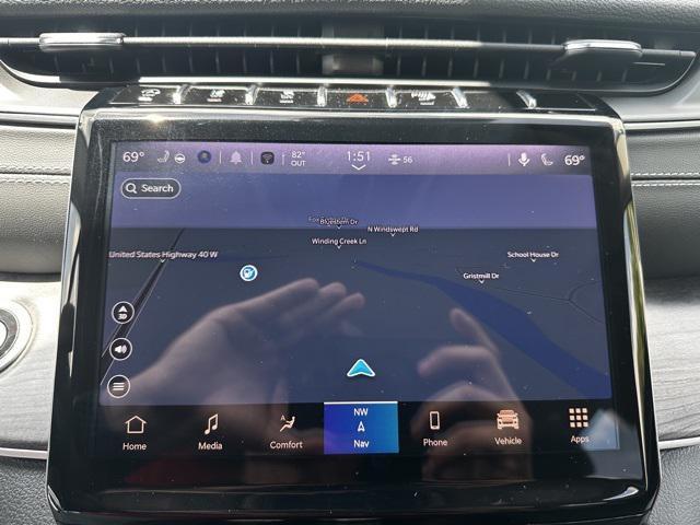 Photo of 2023 Silver Zynith Jeep Grand Cherokee L