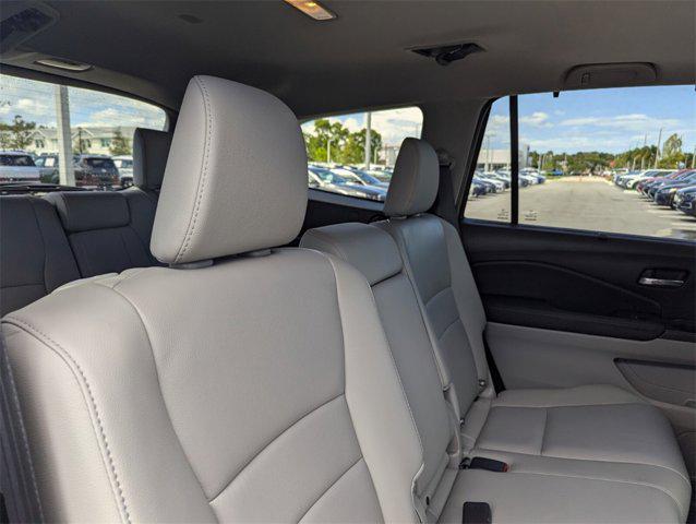 Photo of 2019 Modern Steel Metallic Honda Pilot