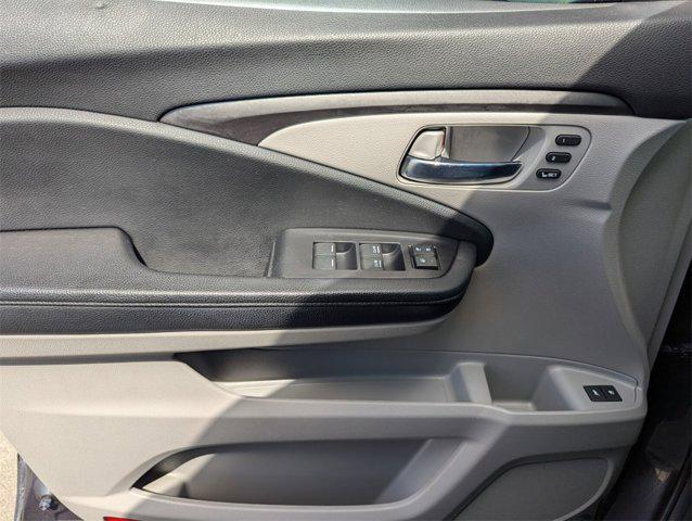 Photo of 2019 Modern Steel Metallic Honda Pilot
