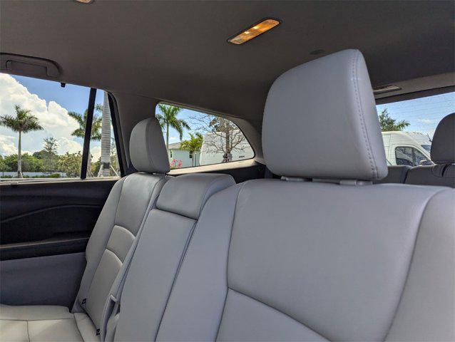 Photo of 2019 Modern Steel Metallic Honda Pilot
