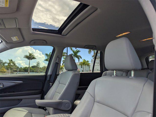 Photo of 2019 Modern Steel Metallic Honda Pilot