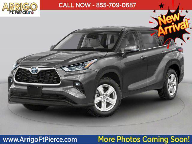 Photo of 2023 Magnetic Gray Metallic Toyota Highlander Hybrid
