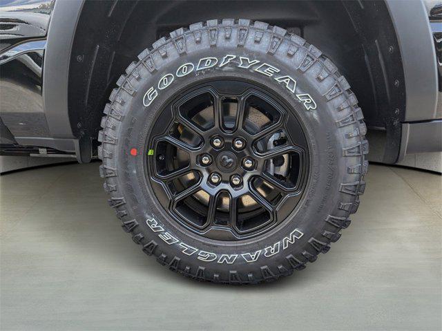 Photo of 2025 Diamond Black Crystal Pearlcoat RAM 1500