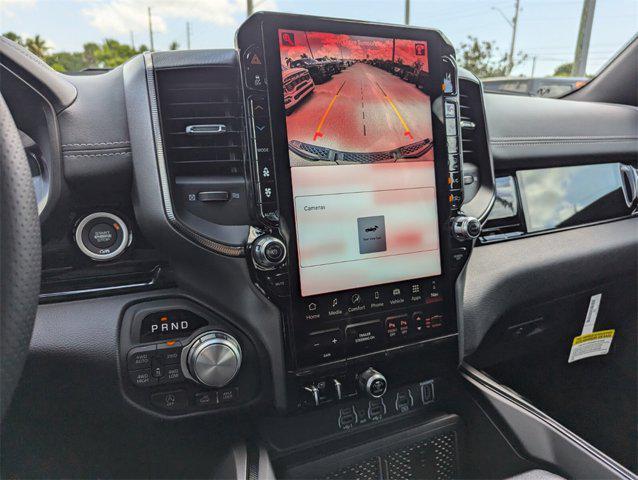 Photo of 2025 Diamond Black Crystal Pearlcoat RAM 1500