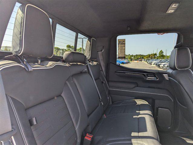 Photo of 2024 Summit White GMC Sierra 1500
