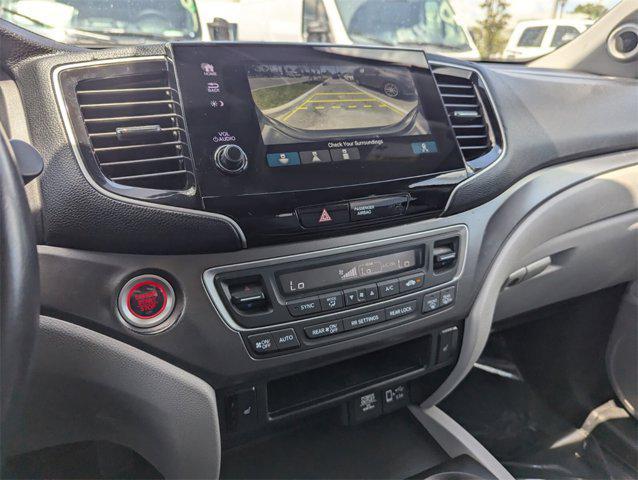 Photo of 2022 Obsidian Blue Pearl Honda Pilot