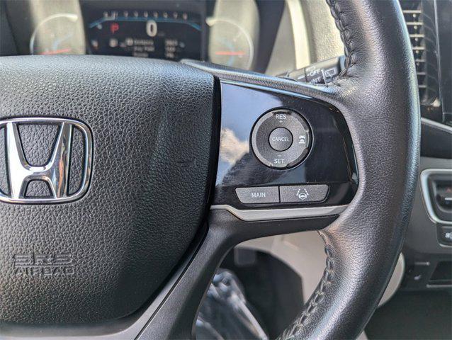 Photo of 2022 Obsidian Blue Pearl Honda Pilot