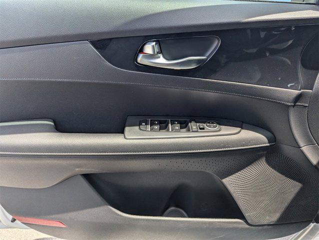 Photo of 2024 Snow White Pearl Kia Forte