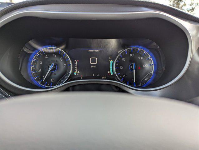 Photo of 2025 Bright White Clearcoat Chrysler Pacifica
