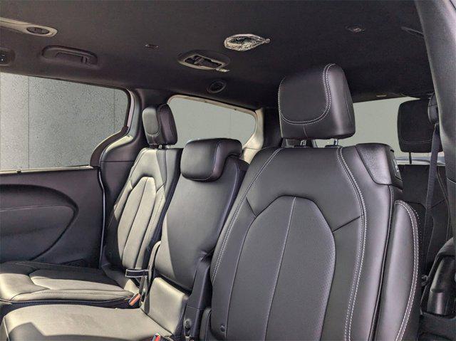 Photo of 2025 Bright White Clearcoat Chrysler Pacifica
