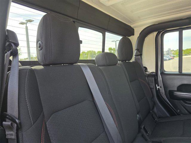 Photo of 2021 Granite Crystal Metallic Clearcoat Jeep Gladiator