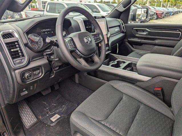 Photo of 2025 Diamond Black Crystal Pearlcoat RAM 1500