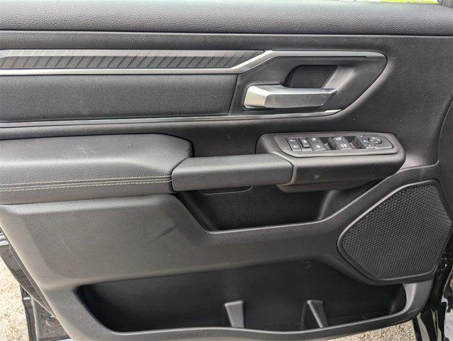 Photo of 2025 Diamond Black Crystal Pearlcoat RAM 1500