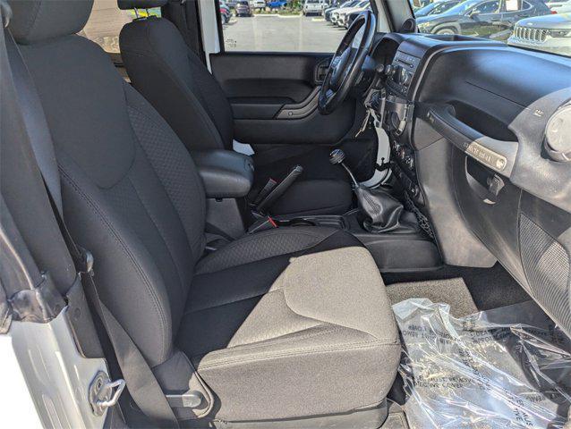 Photo of 2014 Bright White Clearcoat Jeep Wrangler