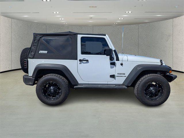 Photo of 2014 Bright White Clearcoat Jeep Wrangler