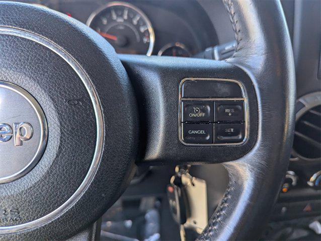 Photo of 2014 Bright White Clearcoat Jeep Wrangler