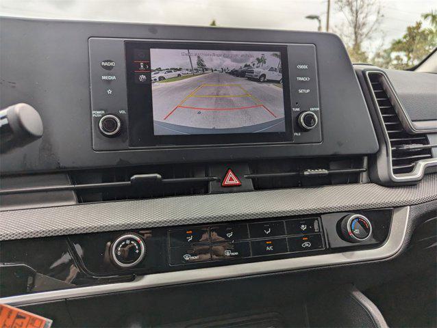 Photo of 2024 Steel Gray Kia Sportage