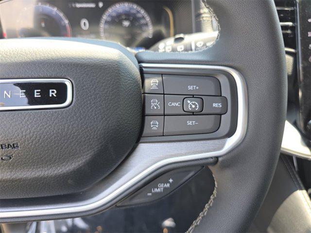Photo of 2025 Diamond Black Crystal Pearlcoat Jeep Wagoneer