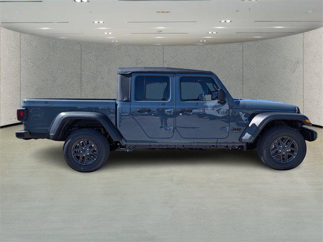 Photo of 2025 Anvil Clearcoat Jeep Gladiator