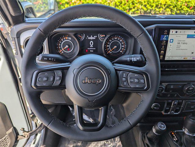 Photo of 2025 Anvil Clearcoat Jeep Gladiator