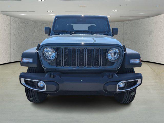 Photo of 2025 Anvil Clearcoat Jeep Gladiator