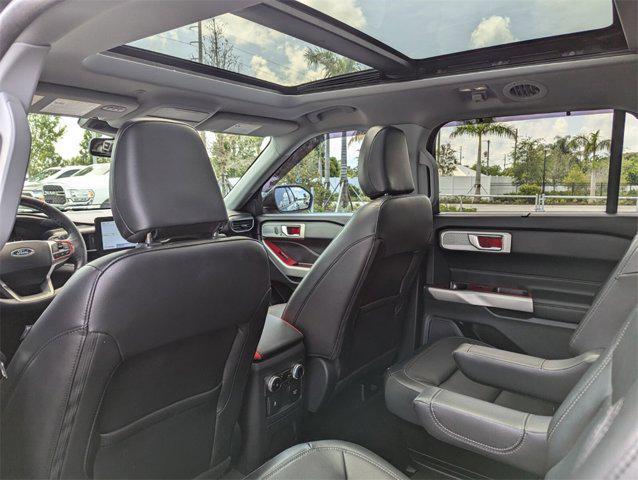 Photo of 2022 Agate Black Metallic Ford Explorer