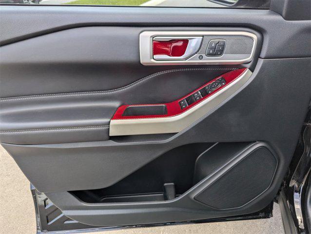 Photo of 2022 Agate Black Metallic Ford Explorer