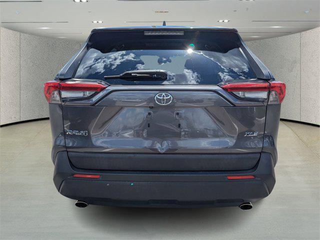 Photo of 2019 Magnetic Gray Metallic Toyota RAV4
