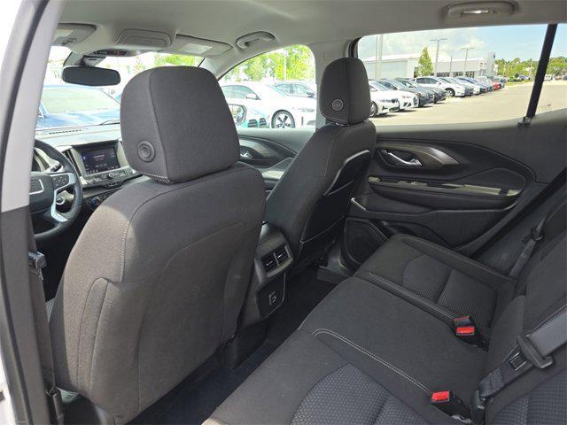 Photo of 2022 Summit White GMC Terrain