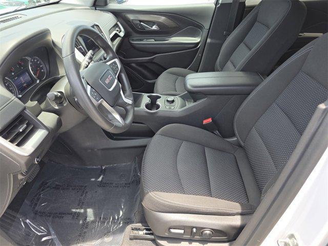 Photo of 2022 Summit White GMC Terrain