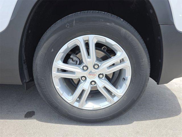 Photo of 2022 Summit White GMC Terrain