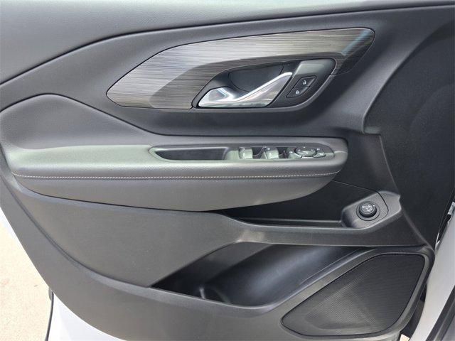 Photo of 2022 Summit White GMC Terrain