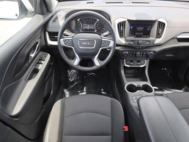 Photo of 2022 Summit White GMC Terrain