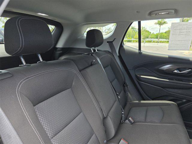 Photo of 2022 Summit White GMC Terrain