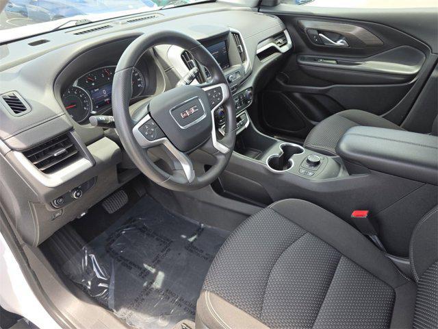 Photo of 2022 Summit White GMC Terrain