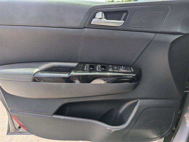 Photo of 2019 Mineral Silver Kia Sportage