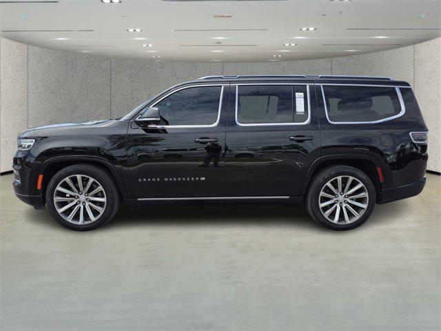 Photo of 2023 Diamond Black Crystal Pearlcoat Jeep Grand Wagoneer