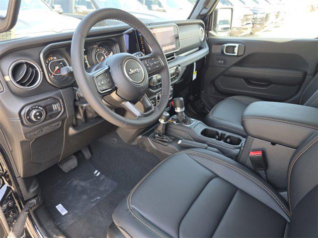 Photo of 2025 Black Clearcoat Jeep Gladiator