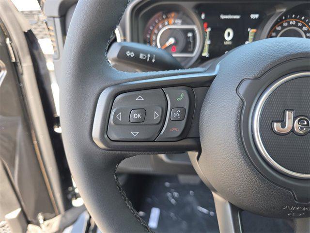 Photo of 2025 Black Clearcoat Jeep Gladiator