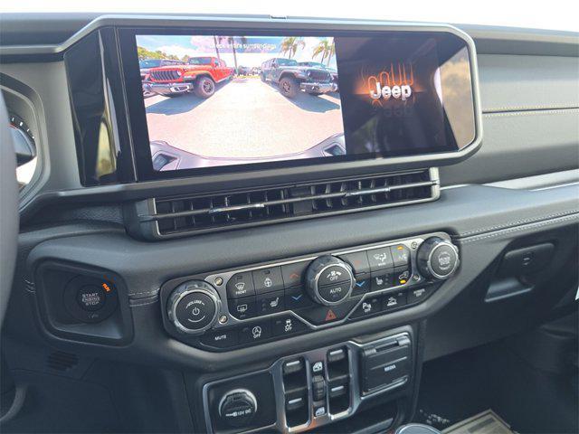 Photo of 2025 Black Clearcoat Jeep Gladiator