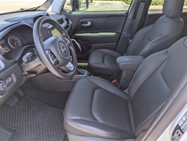 Photo of 2023 Alpine White Clearcoat Jeep Renegade
