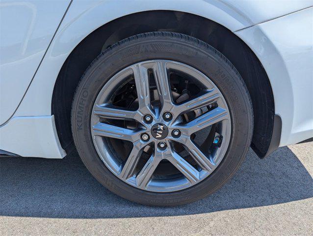 Photo of 2021 Clear White Kia Forte