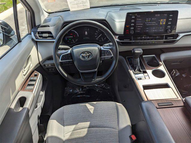 Photo of 2021 Predawn Gray Mica Toyota Sienna