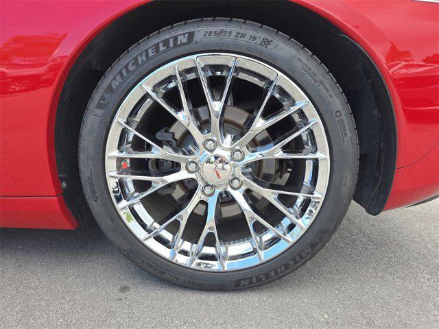 Photo of 2005 Victory Red Chevrolet Corvette
