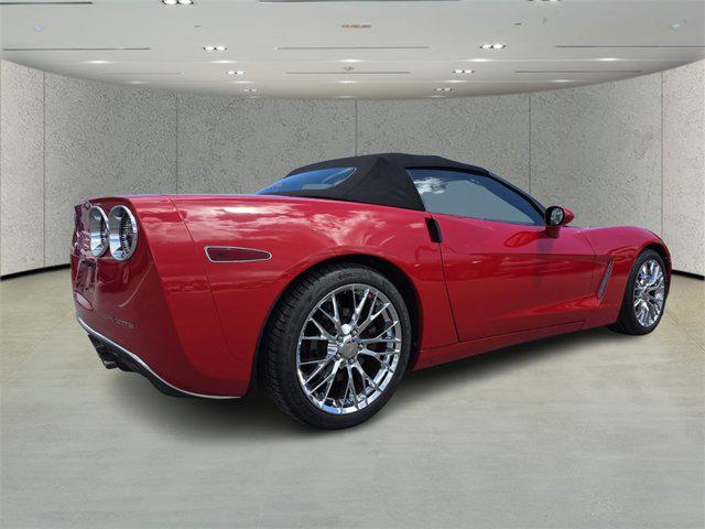 Photo of 2005 Victory Red Chevrolet Corvette
