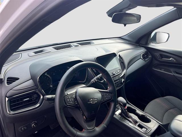 Photo of 2024 Summit White Chevrolet Equinox